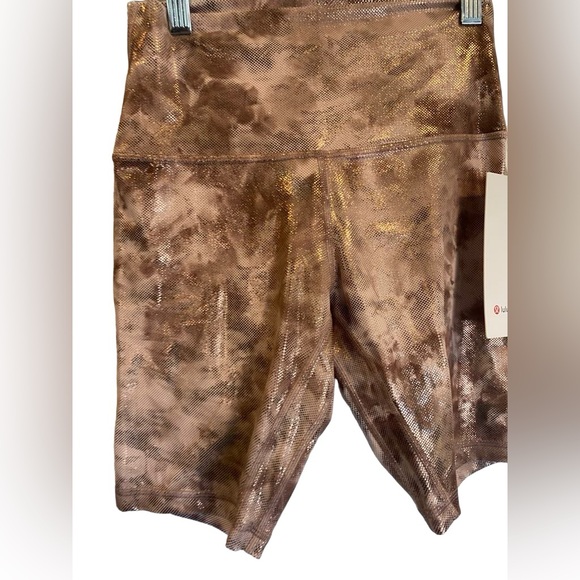 *NWT Lululemon align shorts Size 6 - Picture 3 of 5